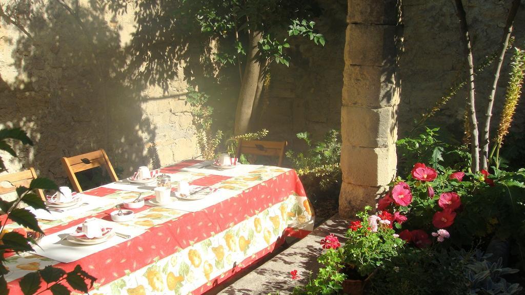 Le Richelieu Uzes Ngoại thất bức ảnh